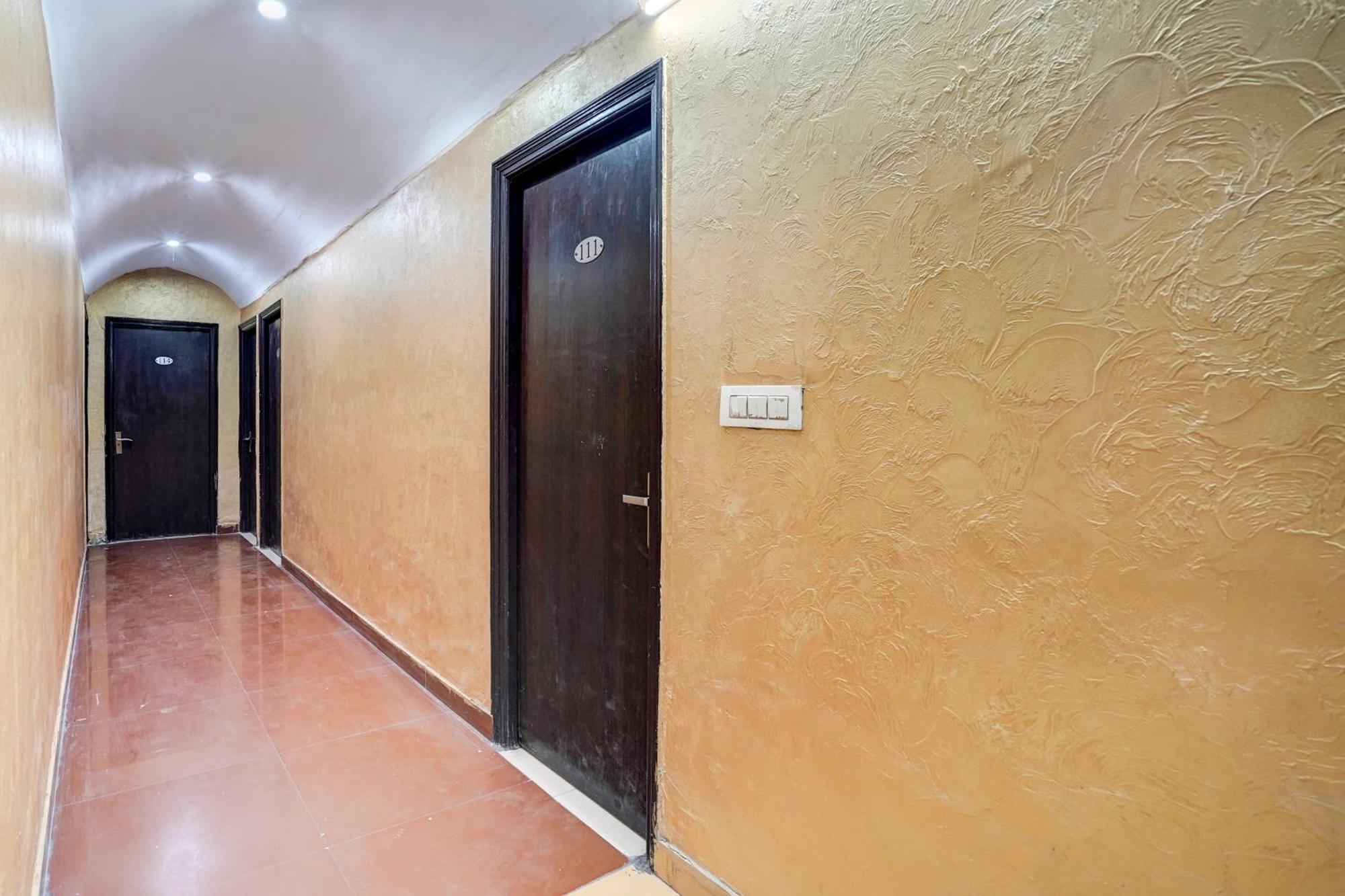 Super Hotel O Bg Hotel Faridabad Bagian luar foto