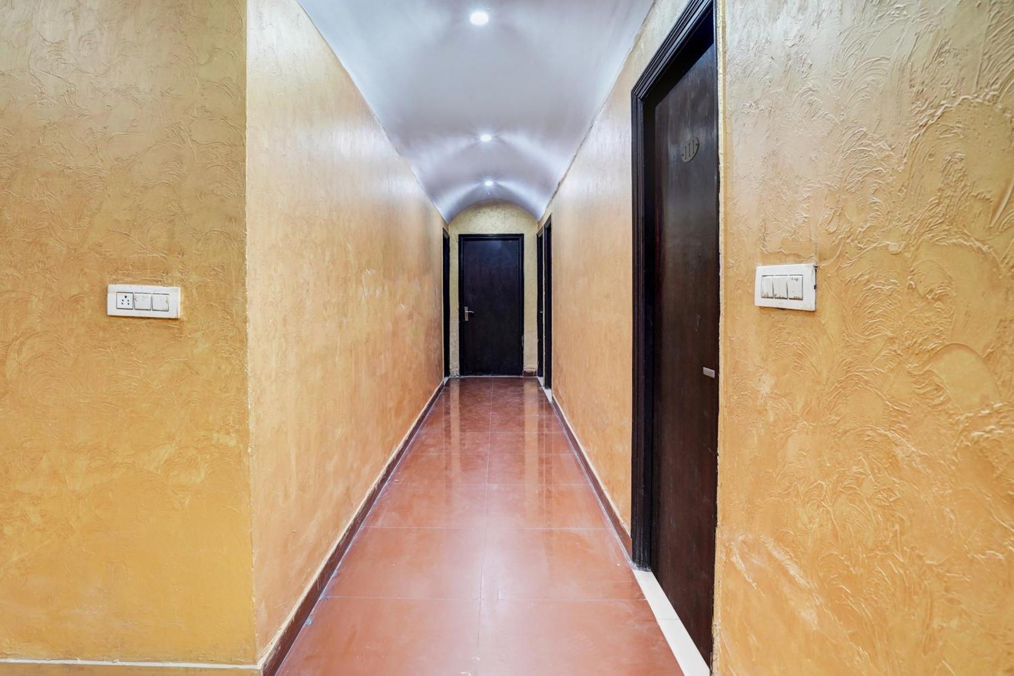 Super Hotel O Bg Hotel Faridabad Bagian luar foto