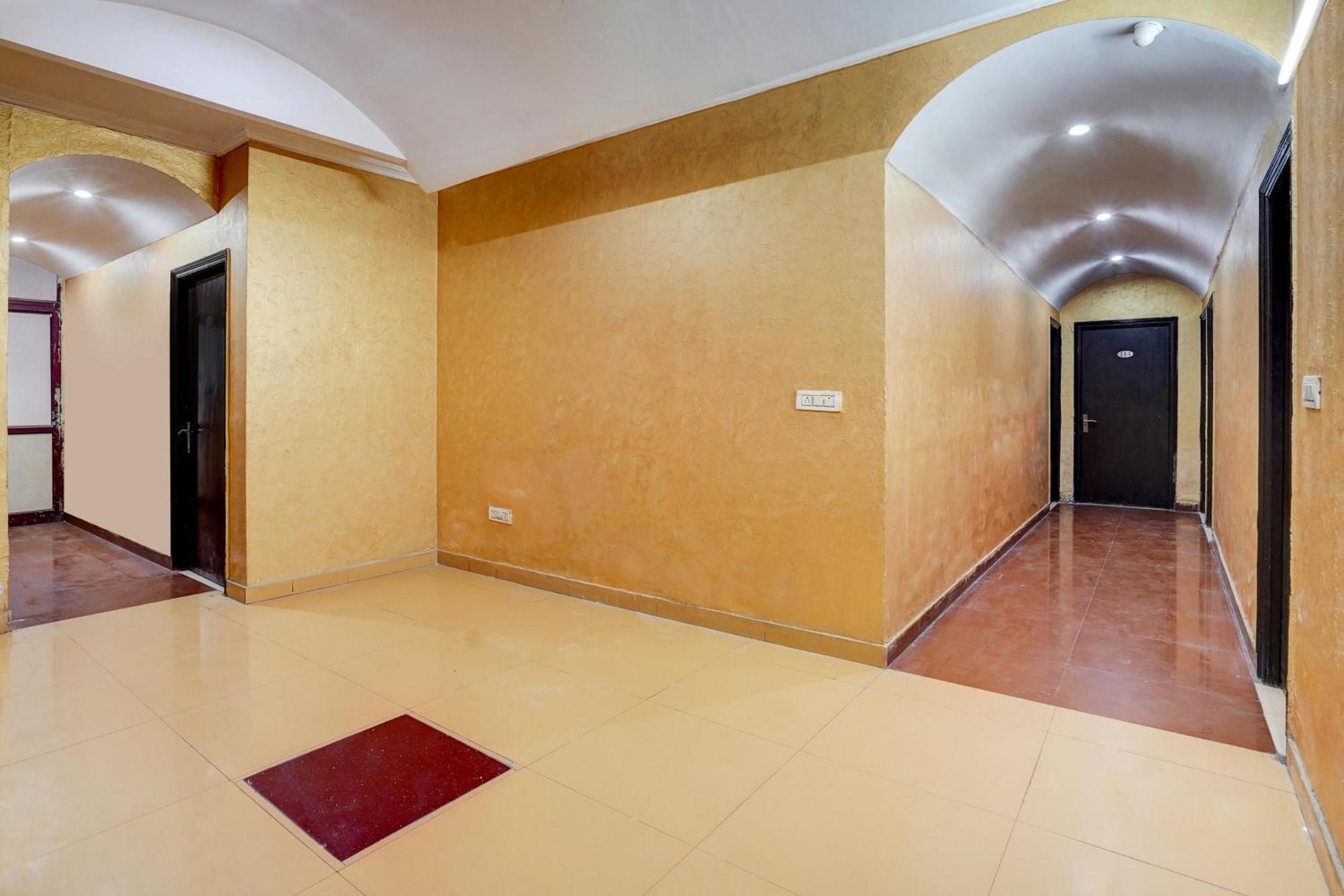 Super Hotel O Bg Hotel Faridabad Bagian luar foto
