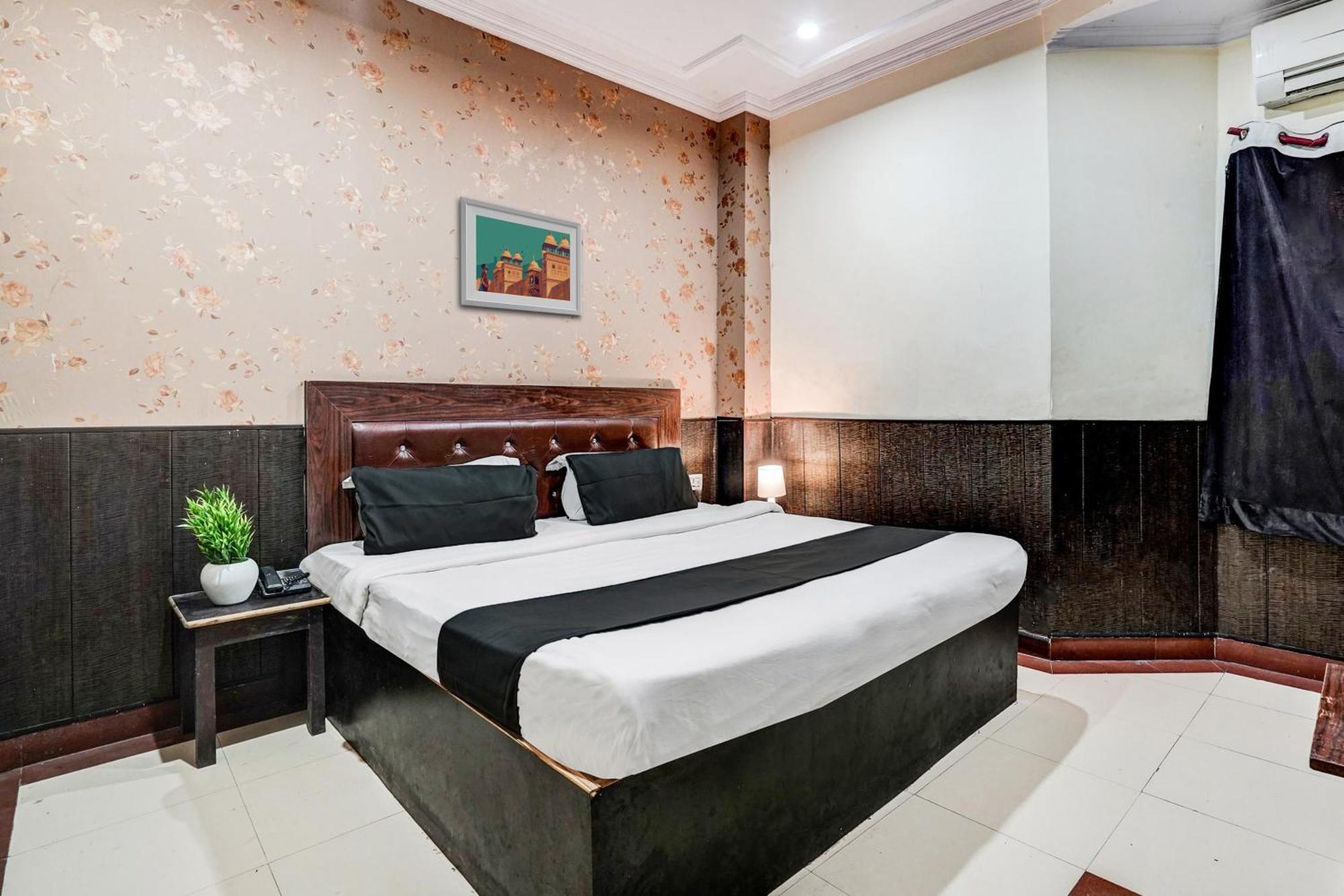 Super Hotel O Bg Hotel Faridabad Bagian luar foto