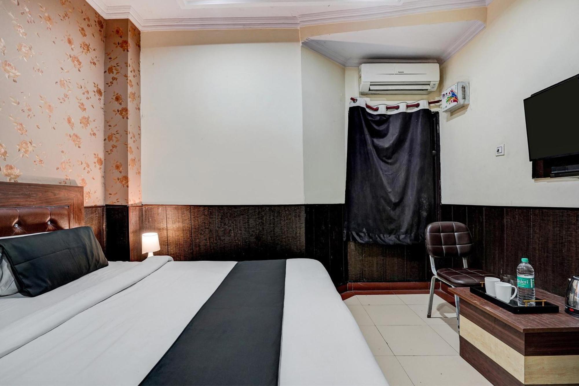 Super Hotel O Bg Hotel Faridabad Bagian luar foto