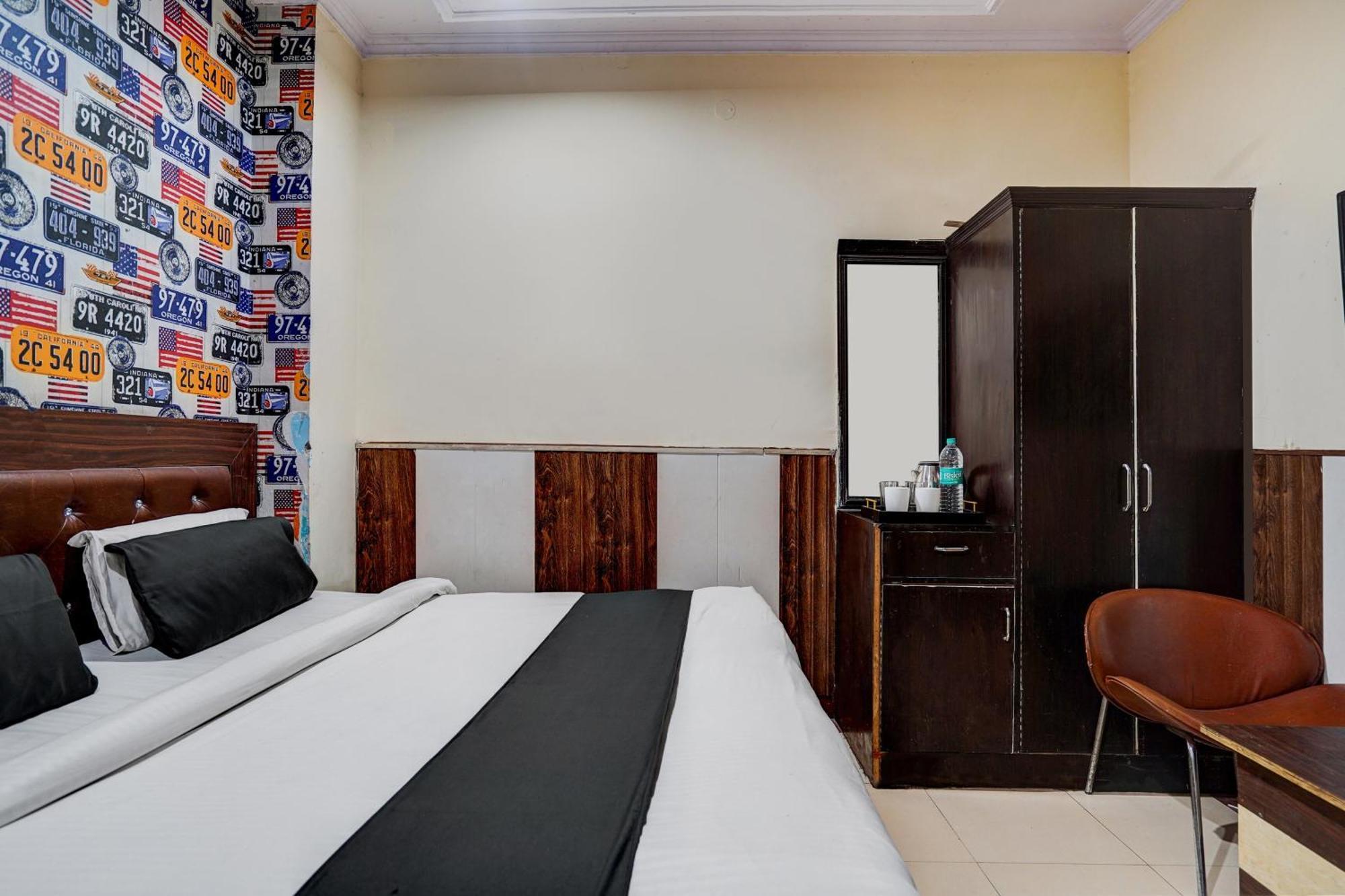 Super Hotel O Bg Hotel Faridabad Bagian luar foto